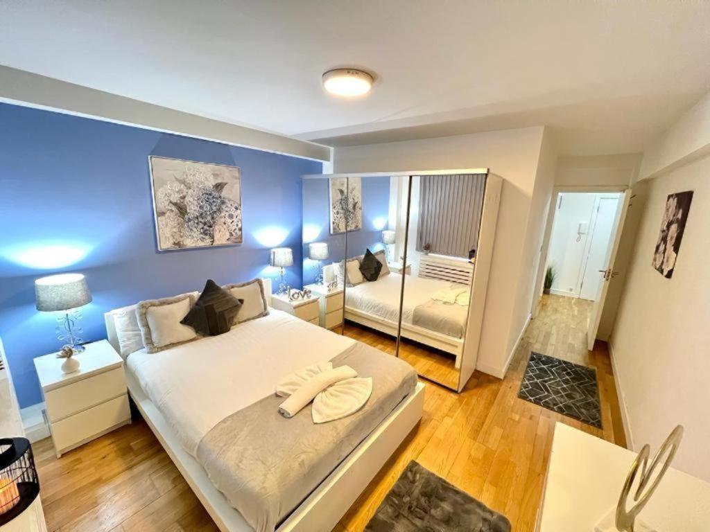 Edgware Road Beautiful Two Bedroom * Londres