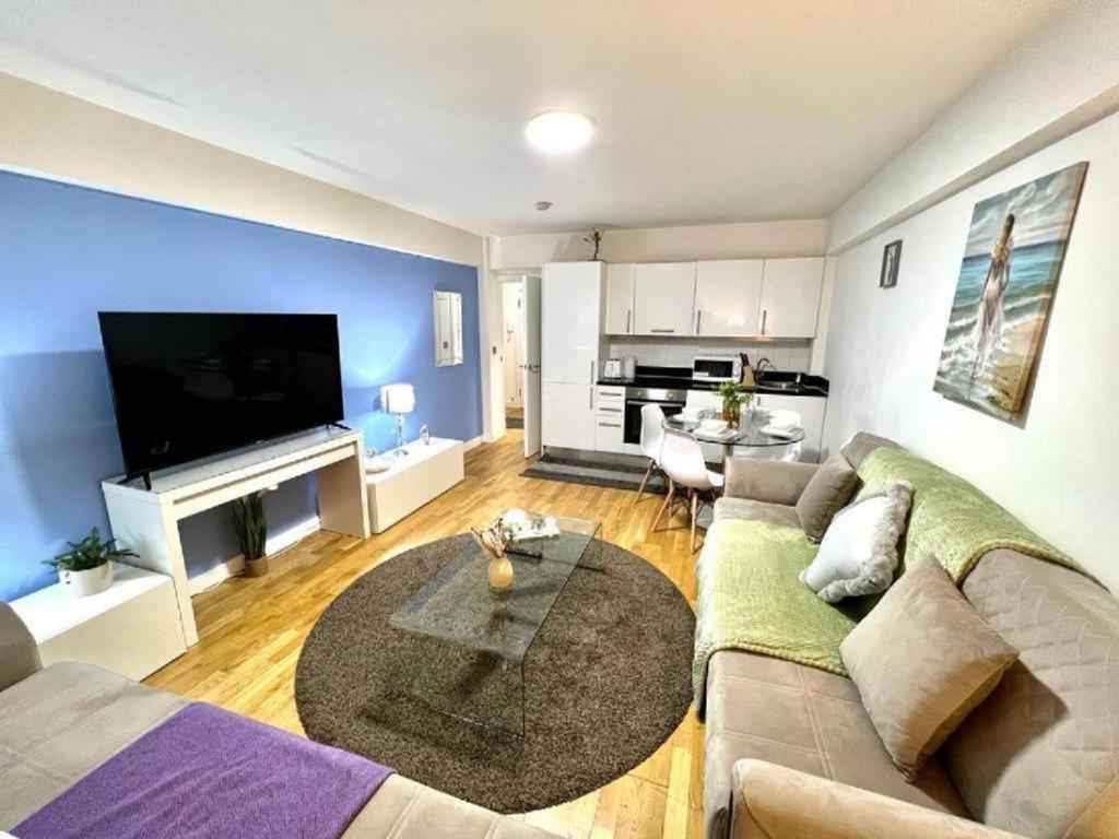 Apartamento Edgware Road Beautiful Two Bedroom *